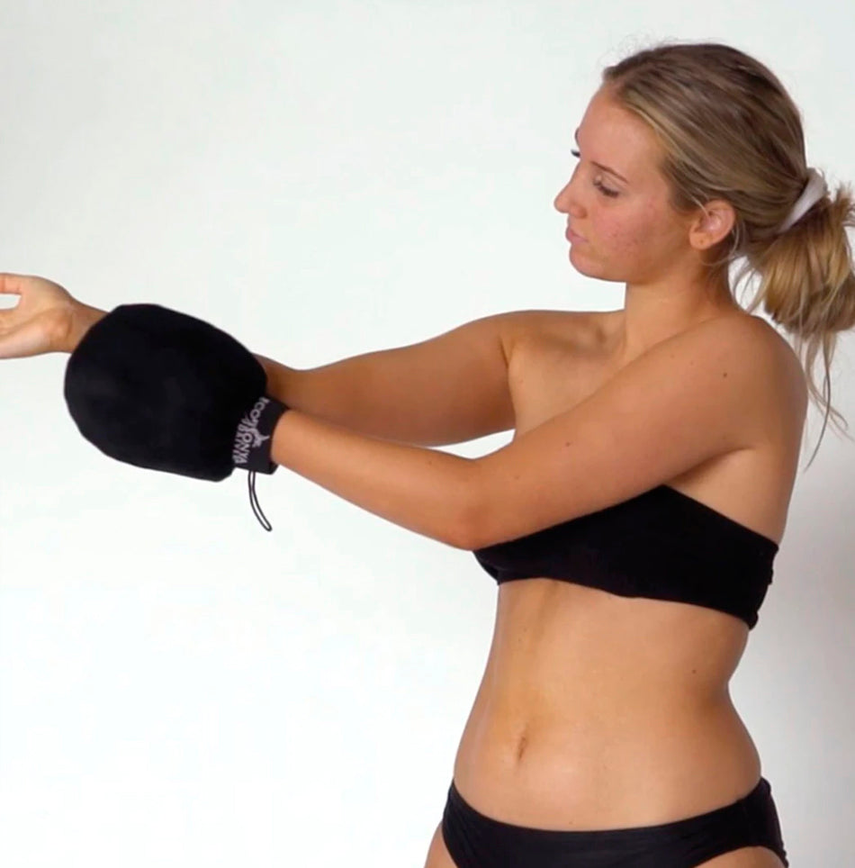 Glove for self-tanning application